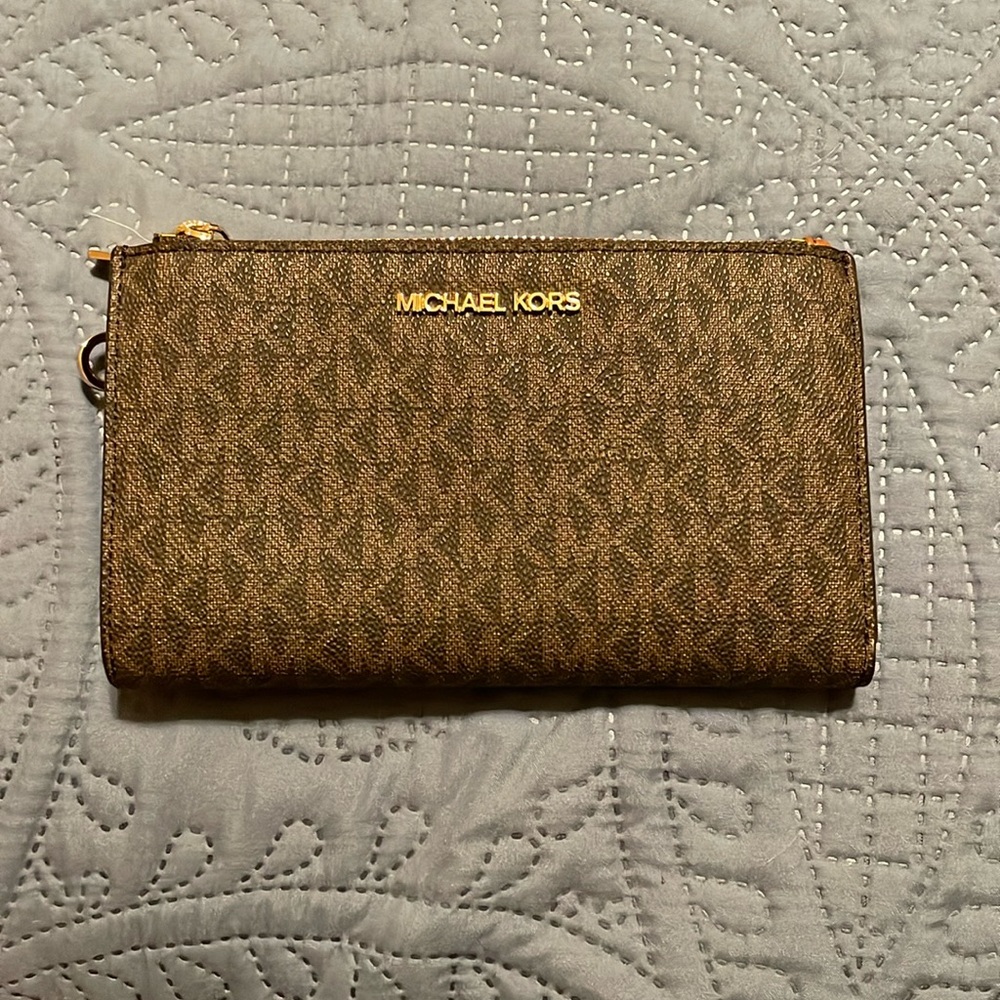 Michael Kors wallet wristlet